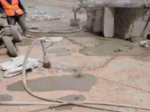 塔洋镇水泥混凝土路面板底注浆技术 路面脱空注浆整治方案